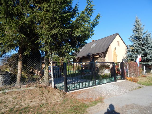 dom wolnostojący, 4 pokoje Tarnówek. Zdjęcie 1