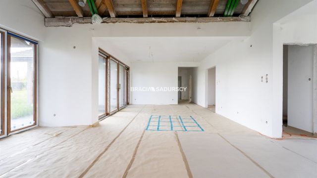 dom wolnostojący, 5 pokoi Tomice, ul. Czarny Las. Zdjęcie 10