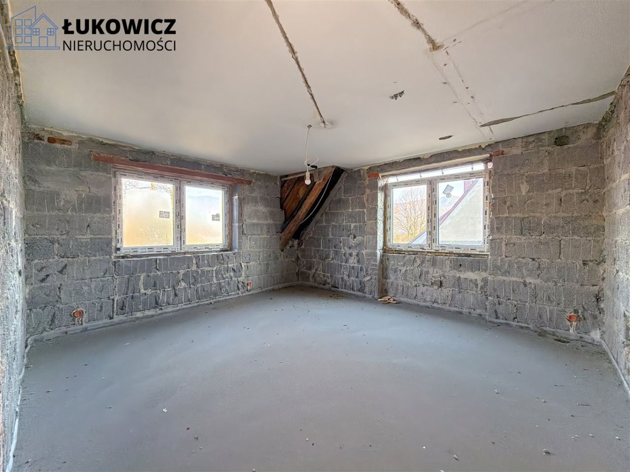 dom wolnostojący, 15 pokoi Jeleśnia. Zdjęcie 23