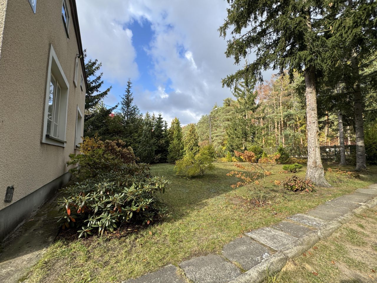 dom wolnostojący, 3 pokoje Magdalenka, ul. Podleśna. Zdjęcie 9