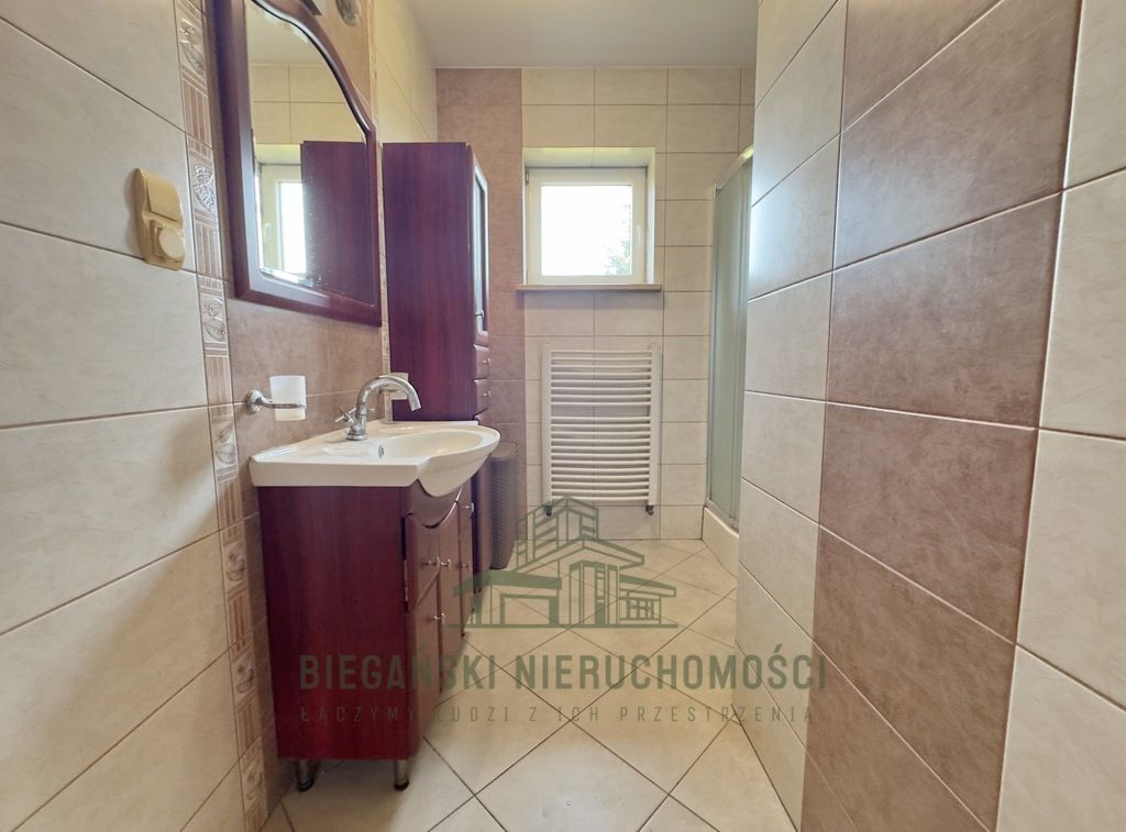 dom wolnostojący, 5 pokoi Łuszczów Drugi. Zdjęcie 15