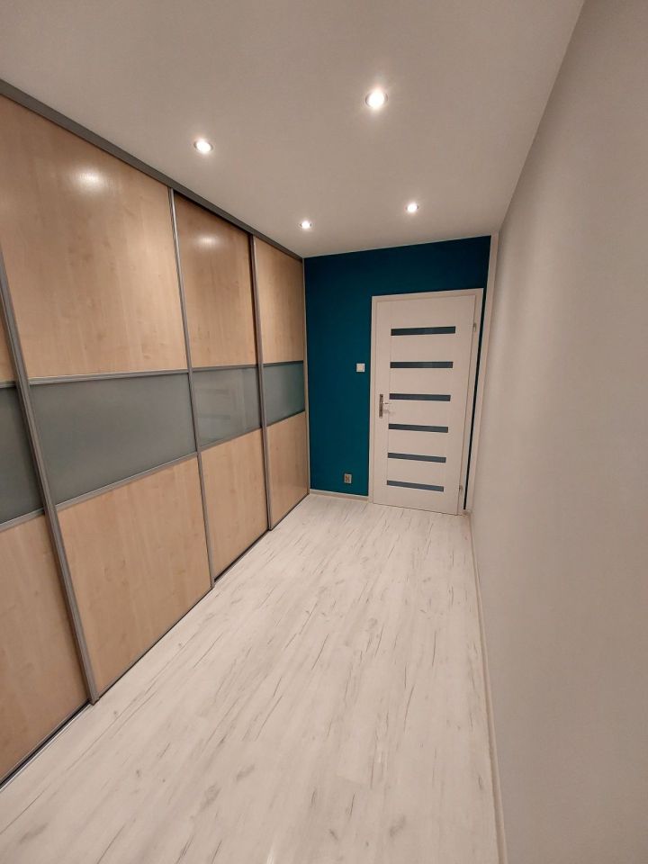 Mieszkanie 4-pokojowe Radzionków. Zdjęcie 8