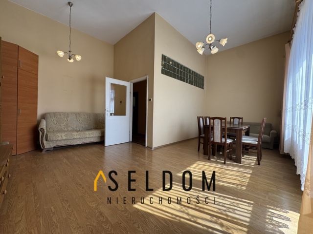 Mieszkanie 2-pokojowe Brzeg, pl. Zamkowy. Zdjęcie 2