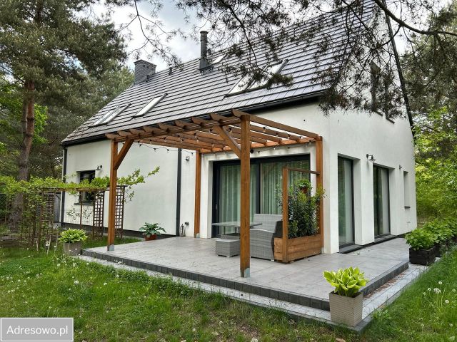 dom wolnostojący, 5 pokoi Dąbrowa Chotomowska, ul. Lipowa. Zdjęcie 1