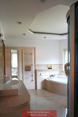 dworek, 5 pokoi Żerniki Wrocławskie. Zdjęcie 15