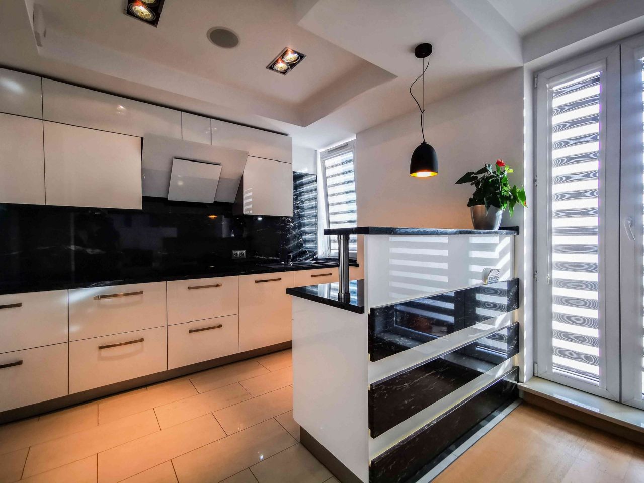 Mieszkanie 3-pokojowe Częstochowa. Zdjęcie 1