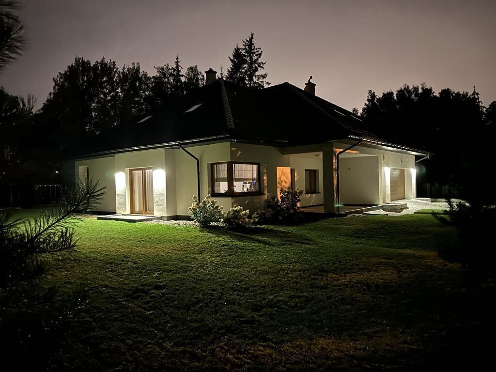 dom wolnostojący, 5 pokoi Złotokłos. Zdjęcie 3