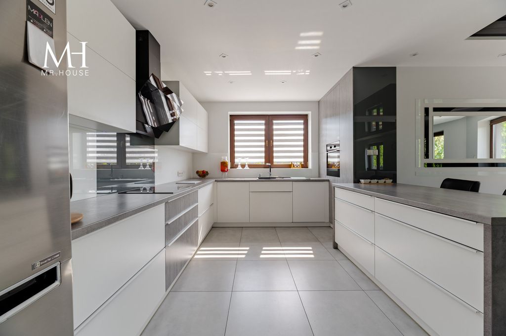 dom wolnostojący, 6 pokoi Dąbrówka Wielka. Zdjęcie 4