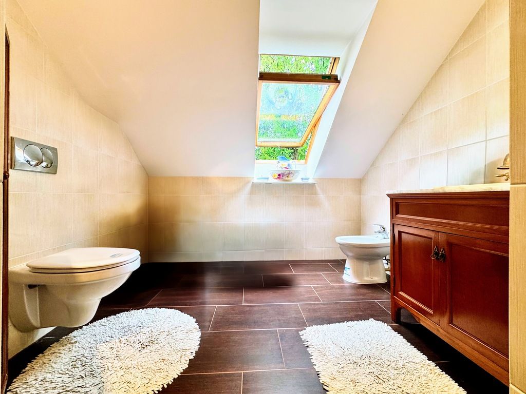 dom wolnostojący, 5 pokoi Dąbrówki. Zdjęcie 18