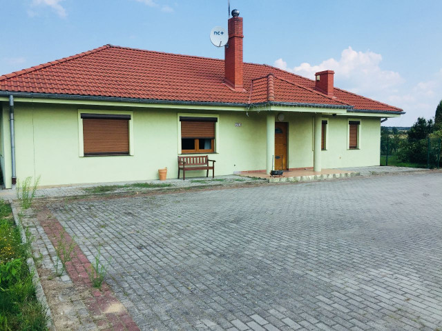 dom wolnostojący, 5 pokoi Grodziszcze. Zdjęcie 1