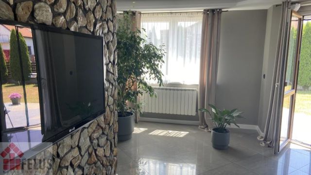 dom wolnostojący, 5 pokoi Czernichów. Zdjęcie 2