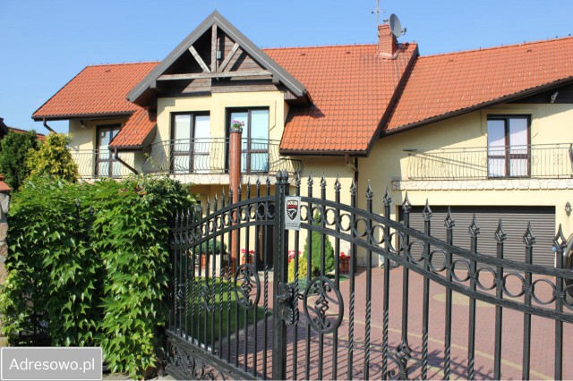 dom wolnostojący Michałowice Komora, ul. Klonowa. Zdjęcie 1