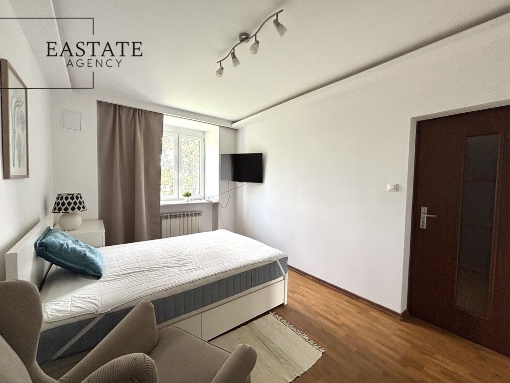 Mieszkanie do wynajęcia          
          
            ul. Stanisława Wyspiańskiego          
          
            Warszawa - Widok 2