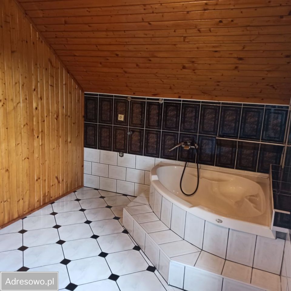 dom wolnostojący, 5 pokoi Podjazy. Zdjęcie 18