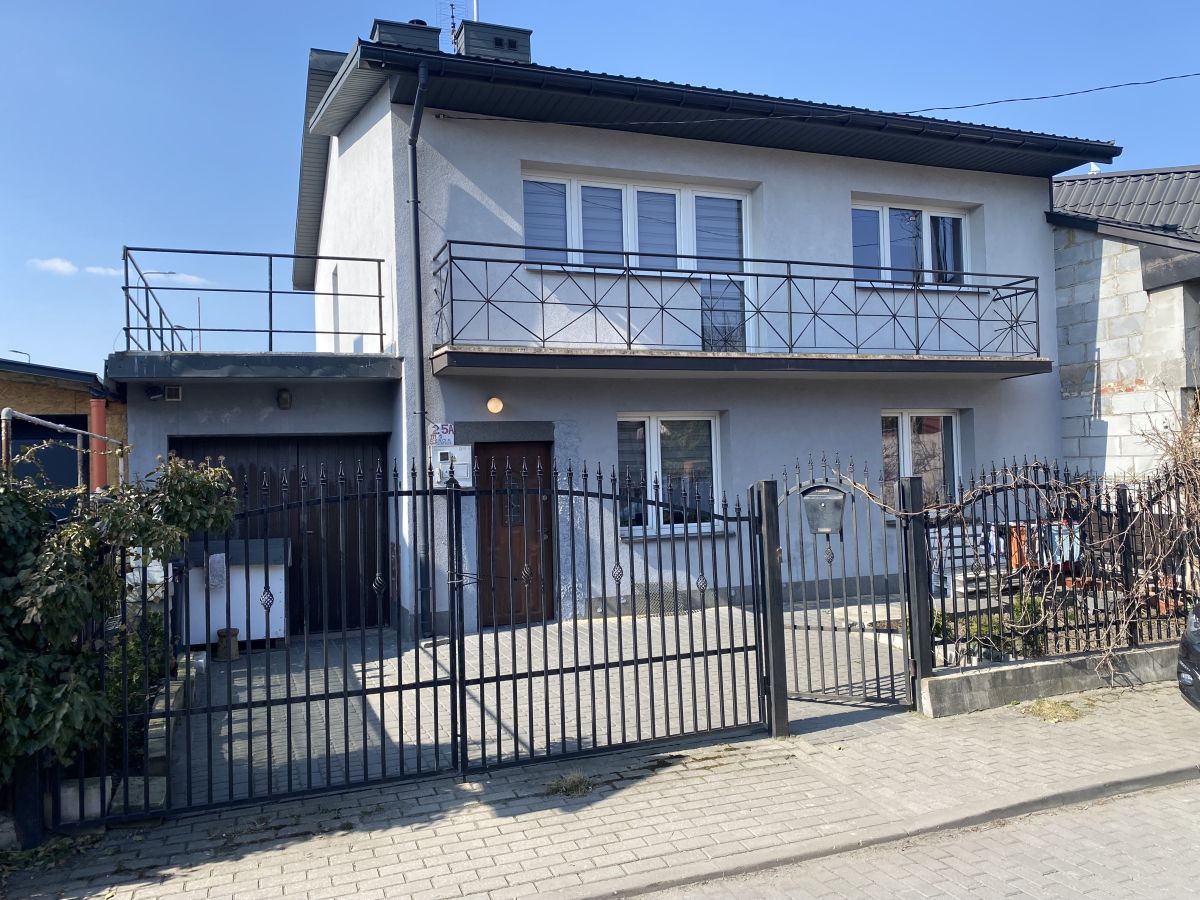 bliźniak, 4 pokoje Radom Długojów, ul. Szara. Zdjęcie 1