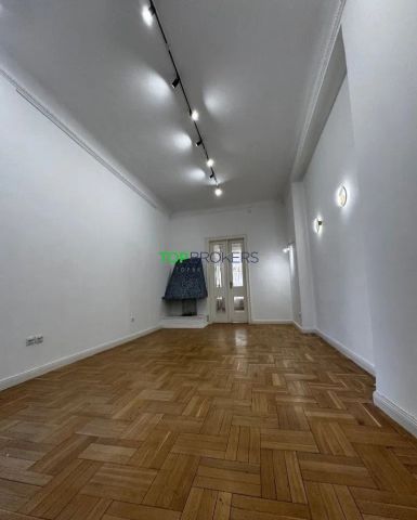 Mieszkanie 3-pokojowe Warszawa Śródmieście, ul. Chmielna. Zdjęcie 3