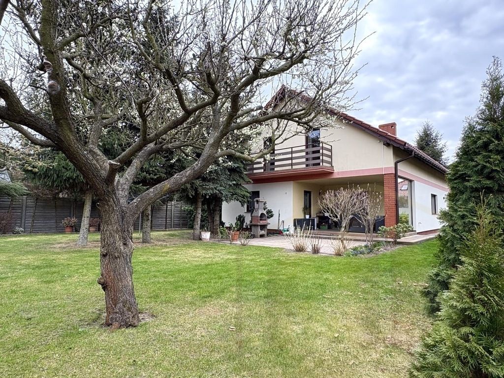 dom wolnostojący, 7 pokoi Leszno Zatorze. Zdjęcie 1