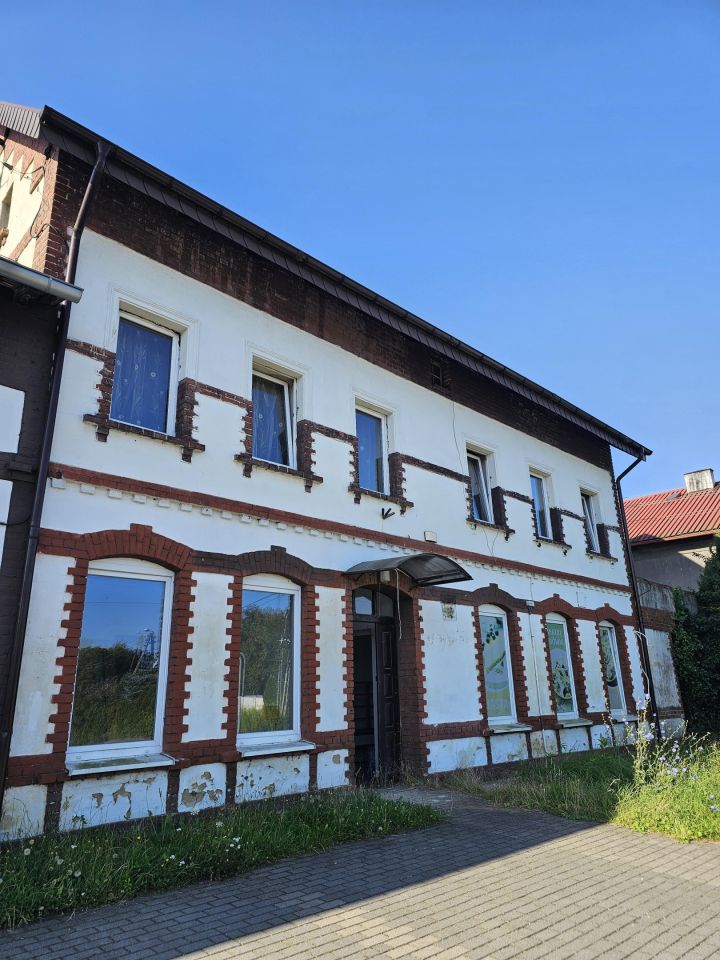 dom wolnostojący, 10 pokoi Mrozów, ul. Wyzwolenia. Zdjęcie 2