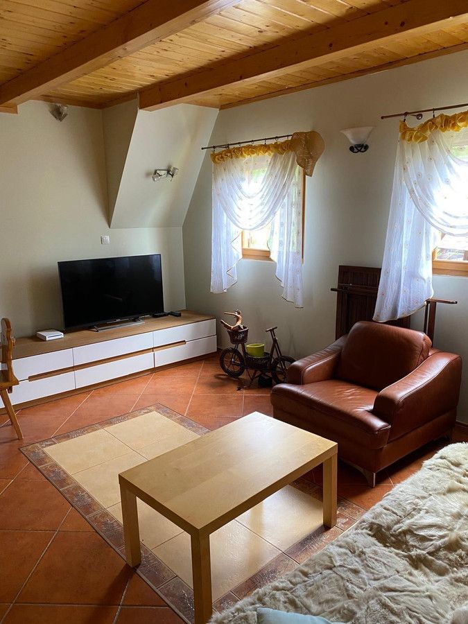 dom wolnostojący, 4 pokoje Mutne. Zdjęcie 22
