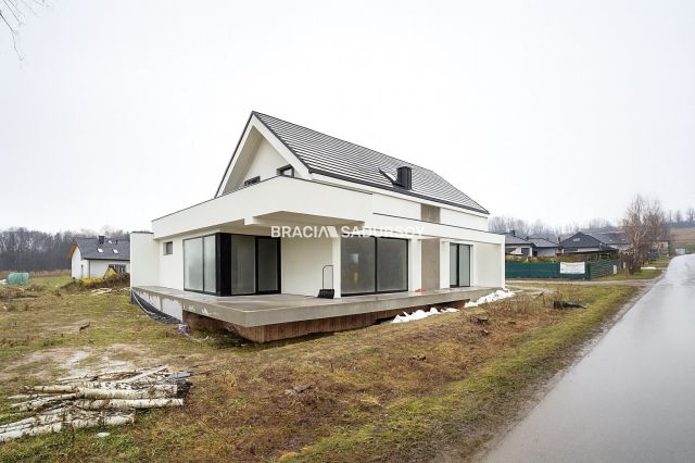 dom wolnostojący, 5 pokoi Zawada. Zdjęcie 4