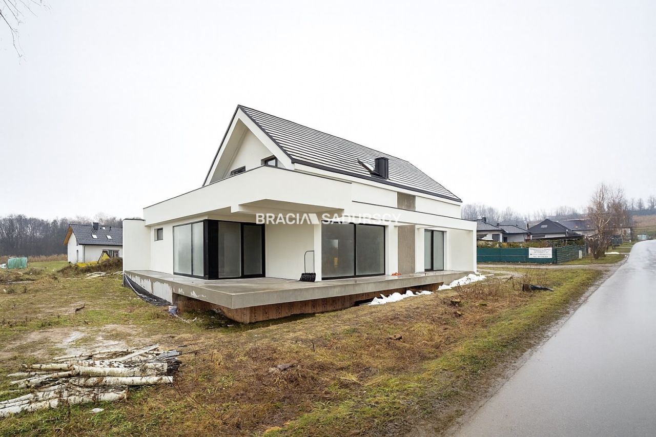 dom wolnostojący, 5 pokoi Zawada. Zdjęcie 4