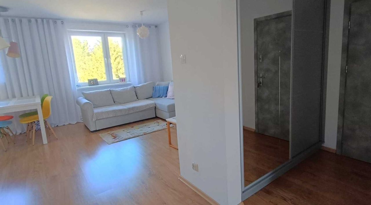 Mieszkanie 3-pokojowe Oleszno. Zdjęcie 2