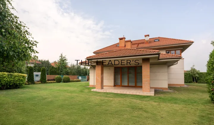 dom wolnostojący, 7 pokoi Bielawa