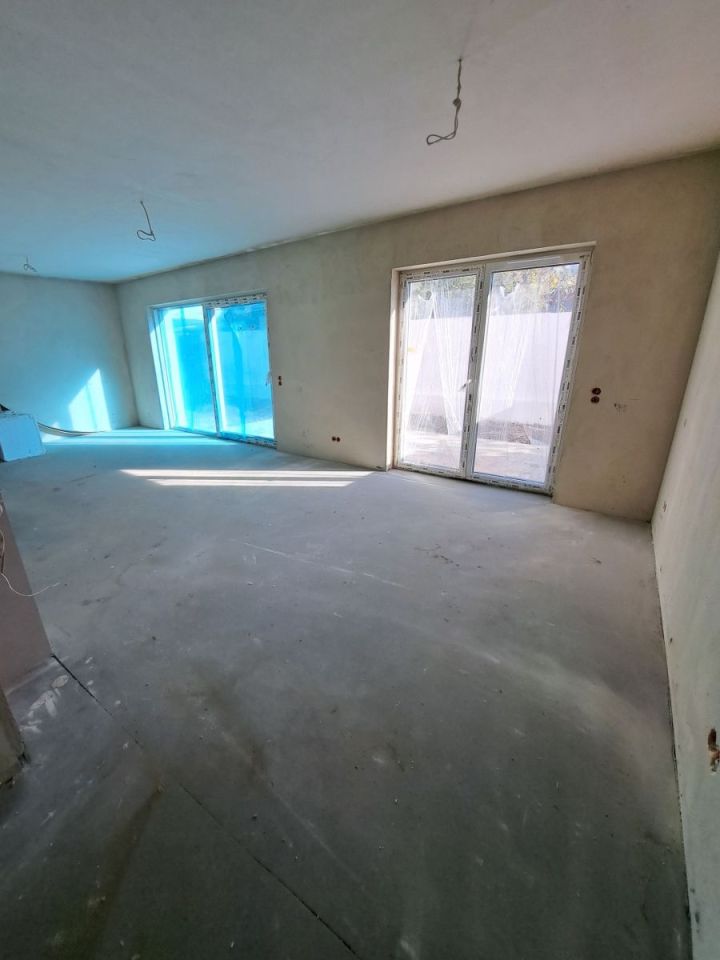 dom szeregowy, 4 pokoje Złotniki, Złotniki. Zdjęcie 9