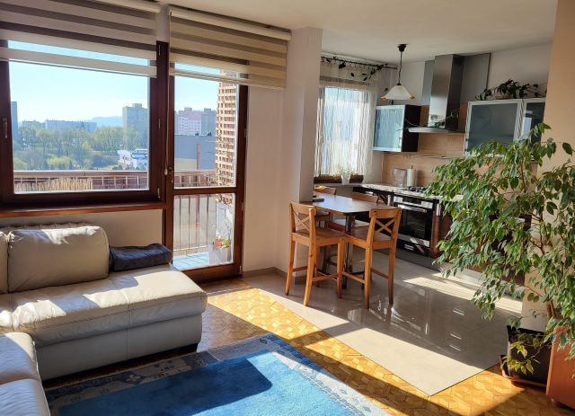 Mieszkanie 3-pokojowe Bielsko-Biała Osiedle Karpackie, ul. Morskie Oko. Zdjęcie 1