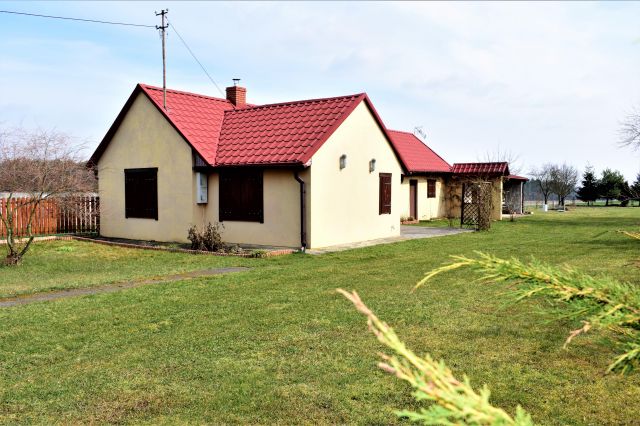 dom wolnostojący, 2 pokoje Ciechomin. Zdjęcie 1