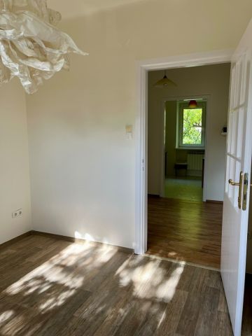 dom wolnostojący, 3 pokoje Łódź. Zdjęcie 9