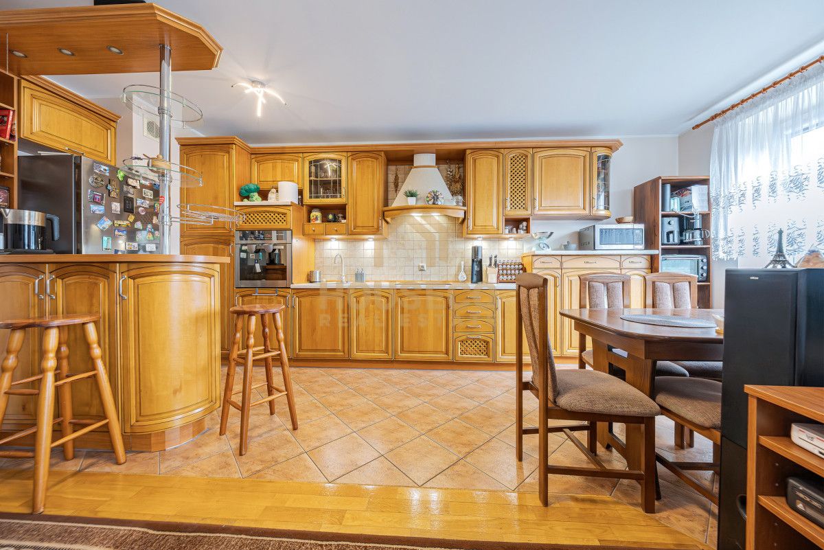 Mieszkanie 4-pokojowe Gdynia Wielki Kack, ul. ks. Jana Pawła Siega. Zdjęcie 2