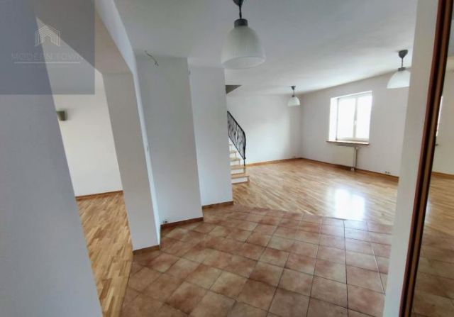 Mieszkanie 5-pokojowe Warszawa Praga-Południe, ul. Kompasowa. Zdjęcie 1