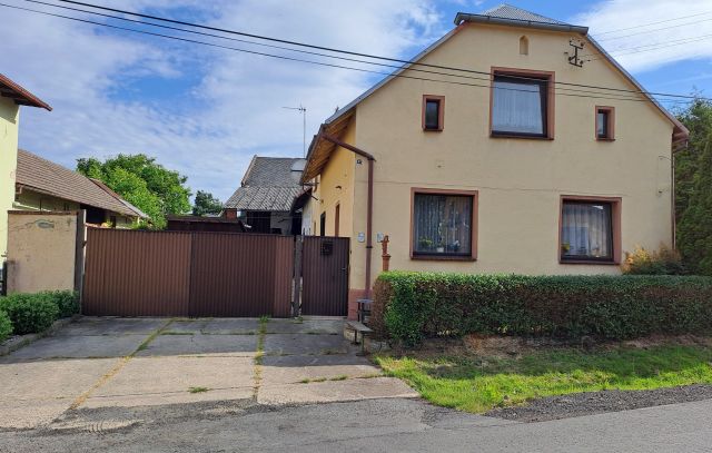 dom wolnostojący, 5 pokoi Tłustomosty. Zdjęcie 1