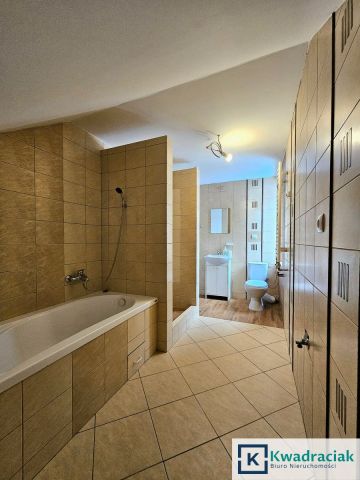 dom wolnostojący, 8 pokoi Ustrzyki Dolne, ul. Lotników. Zdjęcie 17