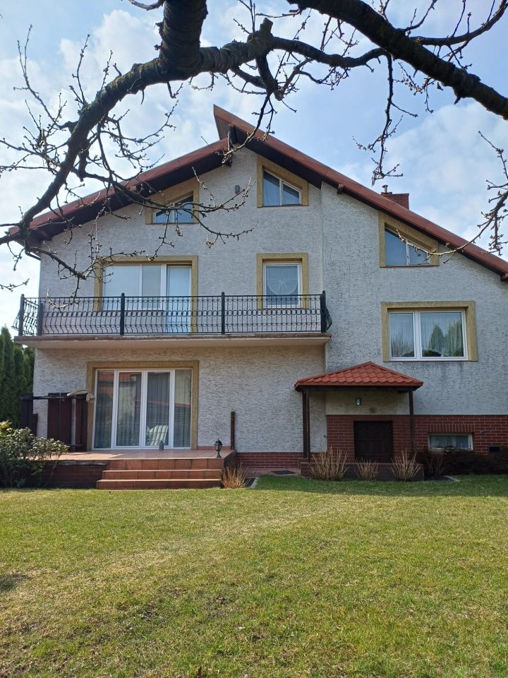 dom wolnostojący, 5 pokoi Koło, ul. Lipowa. Zdjęcie 2