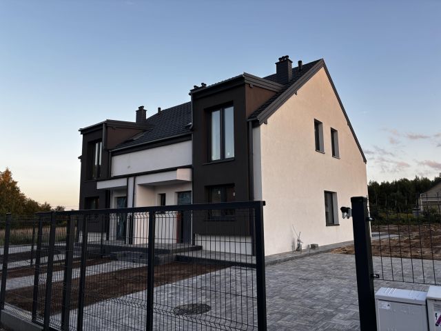 dom wolnostojący, 4 pokoje Łódź Stoki, ul. Listopadowa. Zdjęcie 1