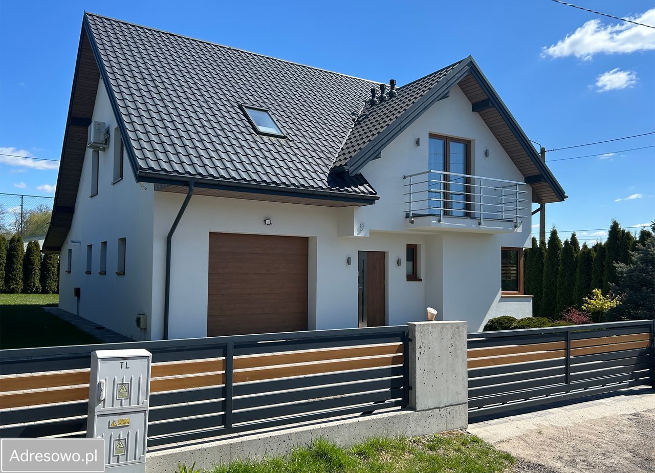 dom wolnostojący, 4 pokoje Konarzyce, ul. Szkolna. Zdjęcie 1