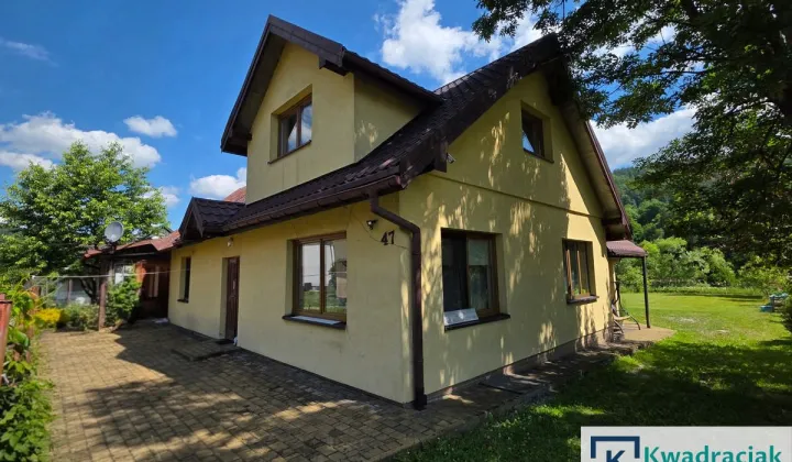 dom wolnostojący, 4 pokoje Ustrzyki Dolne Osiedle Fabryczne, ul. Fabryczna