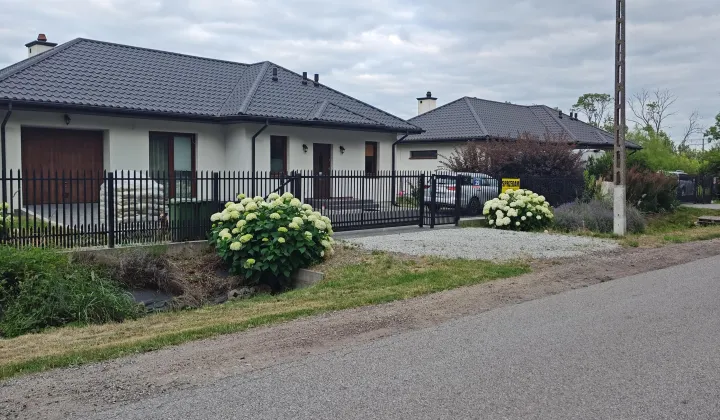 dom wolnostojący, 3 pokoje Seroki-Parcela, ul. Pałacowa