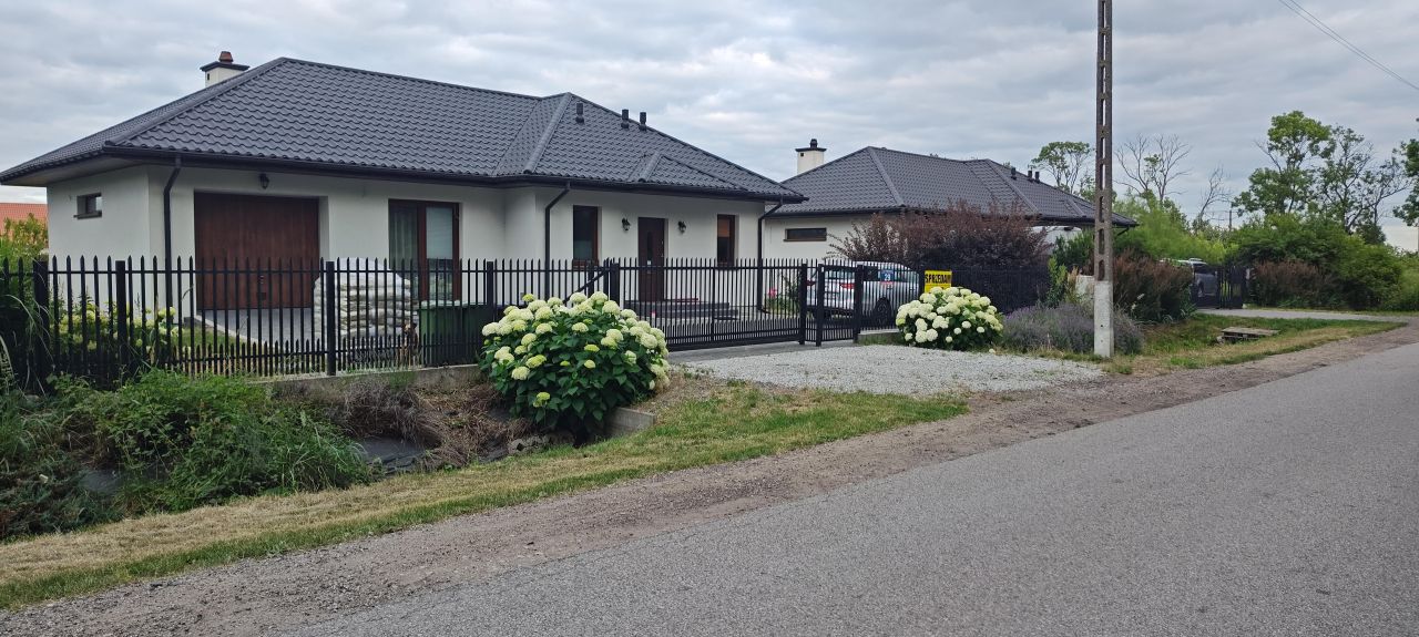 dom wolnostojący, 3 pokoje Seroki-Parcela, ul. Pałacowa. Zdjęcie 1