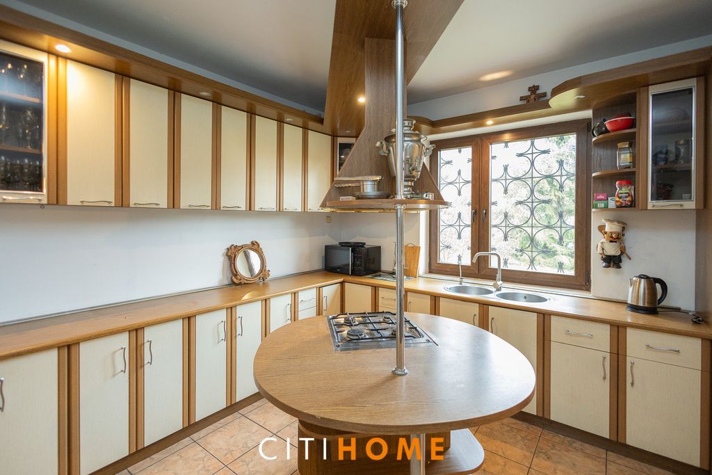 dom wolnostojący, 6 pokoi Łomianki. Zdjęcie 35