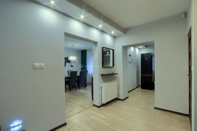 dom wolnostojący, 4 pokoje Zgierz. Zdjęcie 9