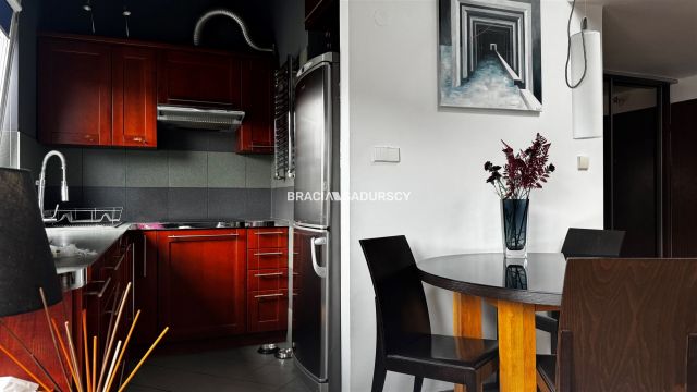 Mieszkanie 6-pokojowe Kraków, ul. Saska. Zdjęcie 2