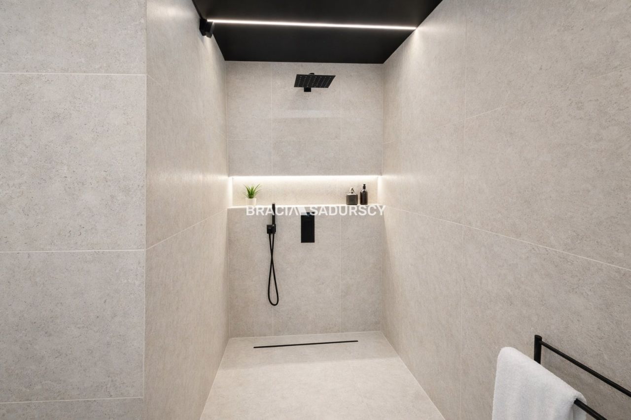 dom wolnostojący, 5 pokoi Niepołomice, ul. Stefana Roweckiego. Zdjęcie 18