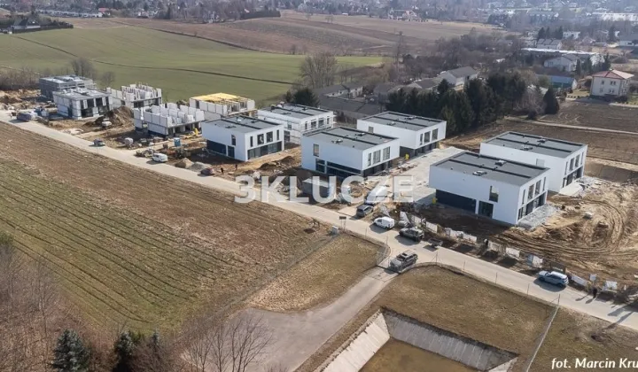 bliźniak, 4 pokoje Marysin