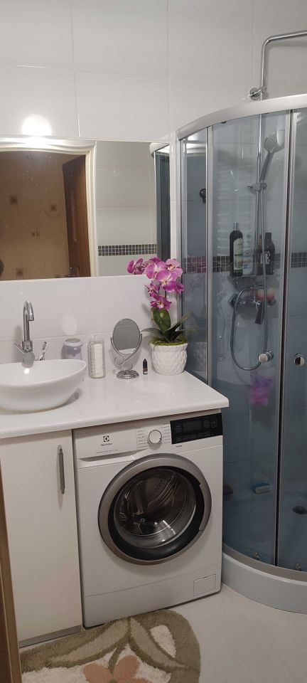 Mieszkanie 2-pokojowe Nowosiółki-Kolonia. Zdjęcie 2