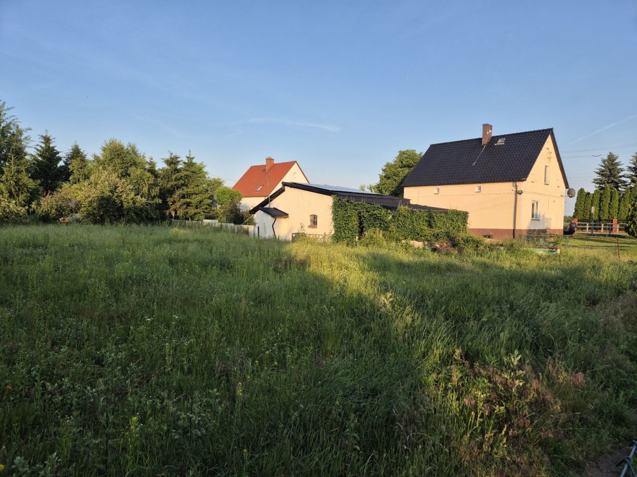 dom wolnostojący Głoska