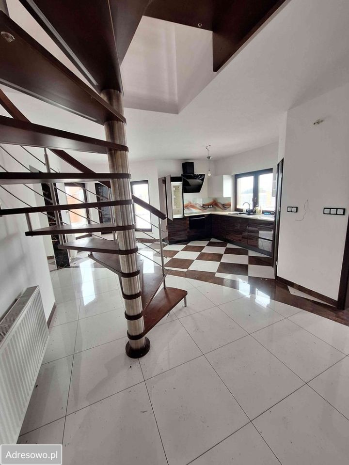 dom wolnostojący, 5 pokoi Postolice. Zdjęcie 2