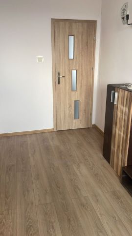 Mieszkanie 3-pokojowe Kłodzko, ul. Rodzinna. Zdjęcie 2